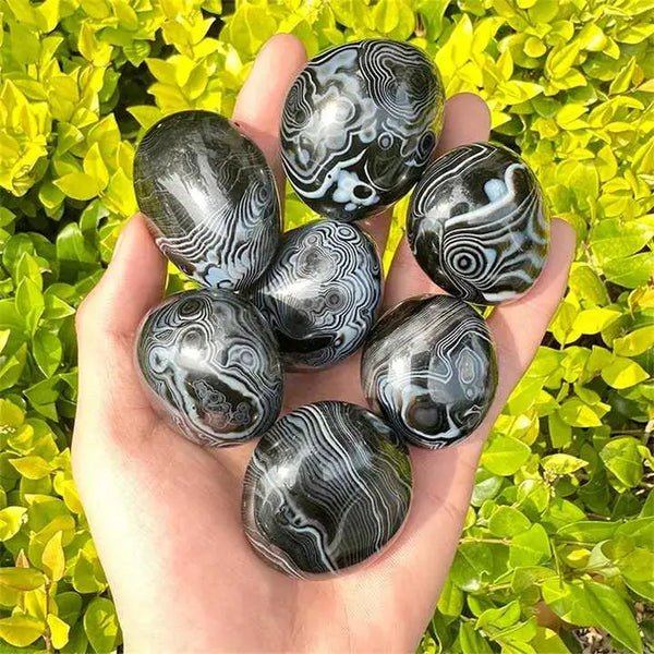 Wholesale Natural Healing Gemstone Palm Stone Crystal Black Sardonyx Agate Tumbled Stone For Home Decoration Ornament