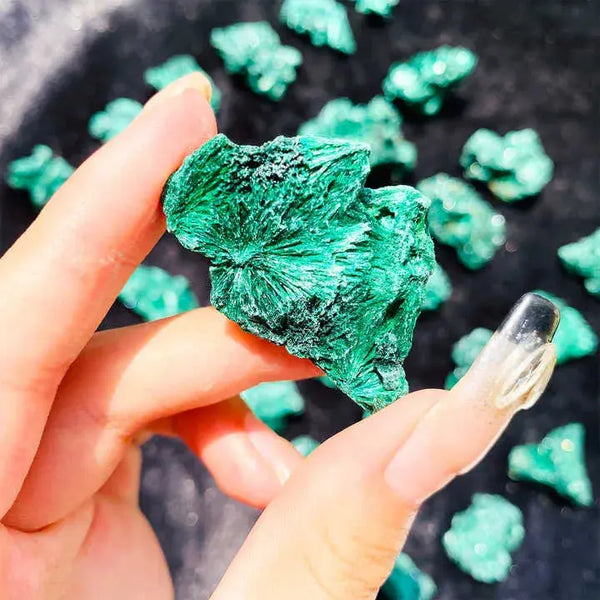 Wholesale Natural Carved Healing Gemstones Raw Stones Crystal Malachite Minerals For Home Decoration